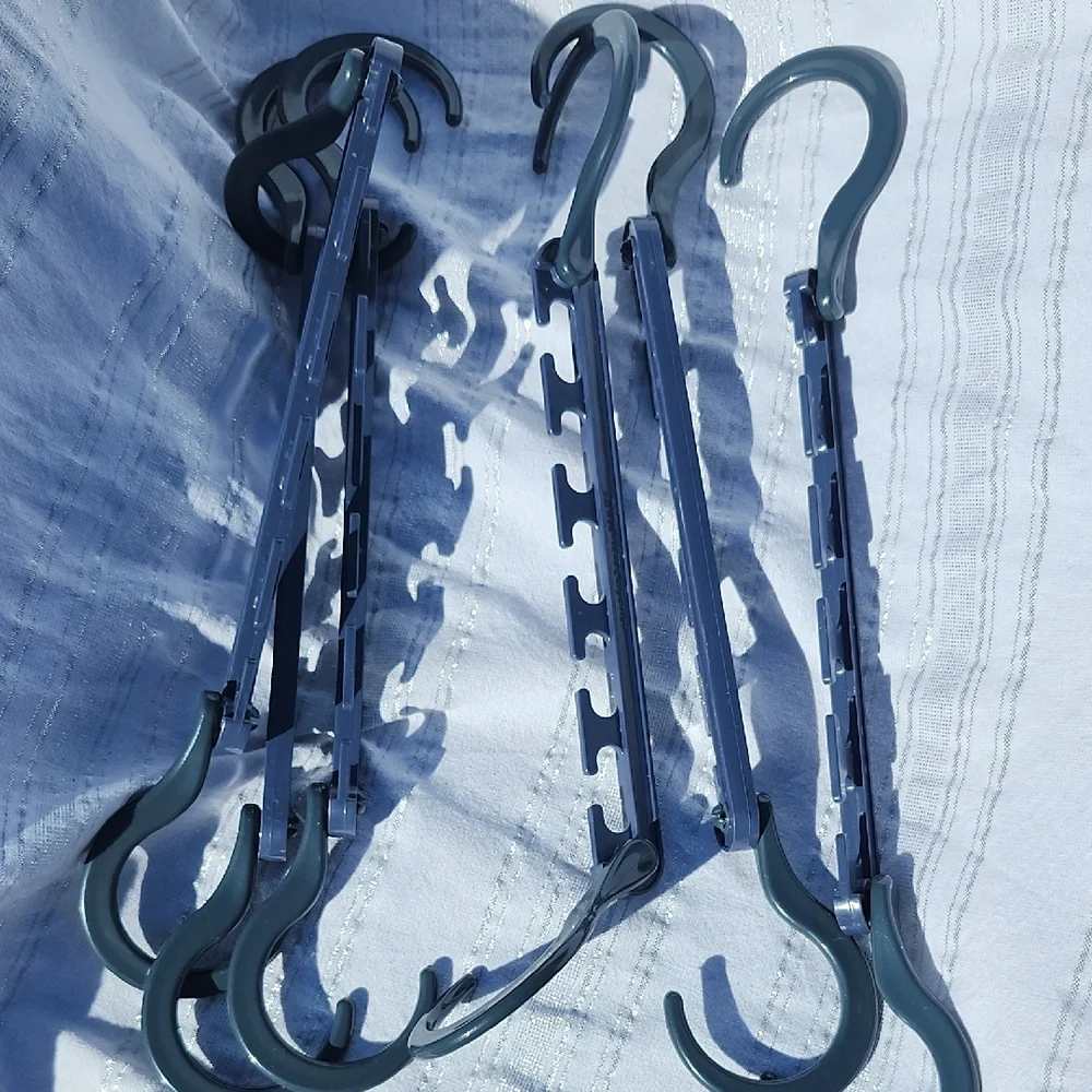 Multi-Hook Black Hanger Set